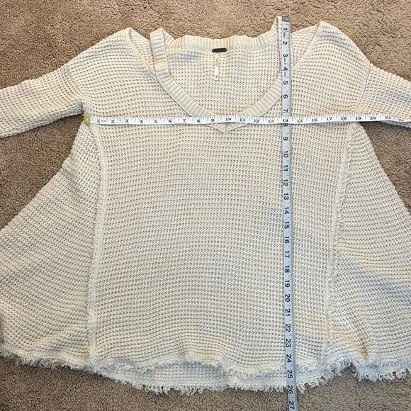 Free People Moonshine Over-Sized Cream Cold Shoulder Sweater,  Cable Knit Top XS - Picture 5 of 8